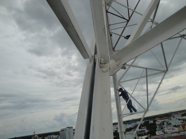 Bảo dưỡng trụ anten tự đứng cao 80m - VNPT Long An